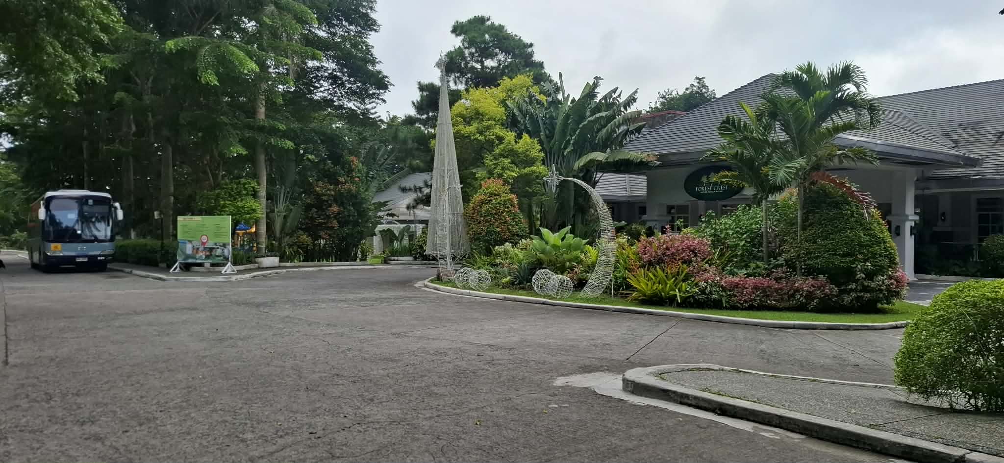 tourist bus, tourist transportation, bus for rent, forest crest, mahogany market, museo orlina