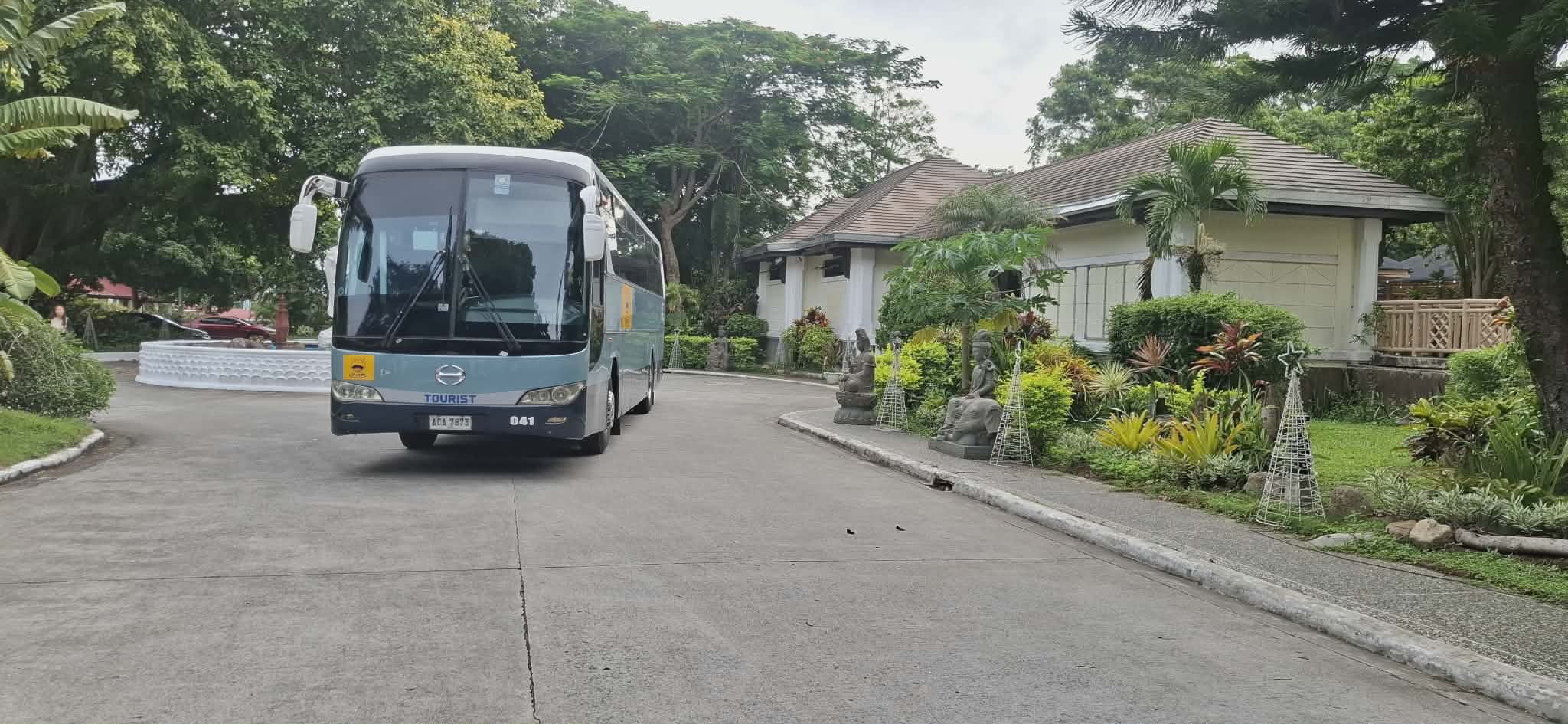 tourist bus, tourist transportation, bus for rent, forest crest, mahogany market, museo orlina